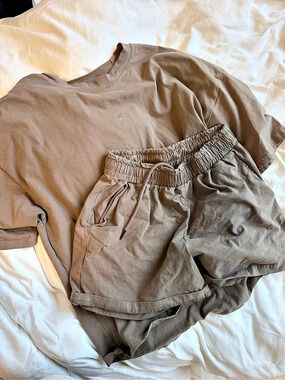 NWOT Free the Sheep Brown T-Shirt & Shorts Set Size Medium